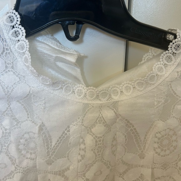 Elegant White Lace Women's Top - Picture 3 of 7